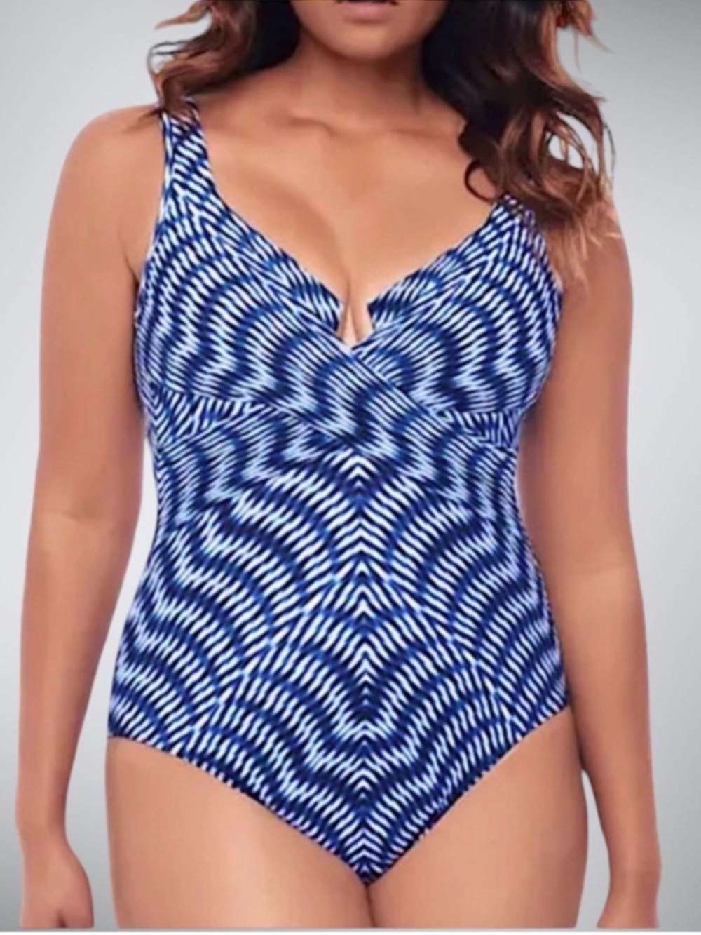 Miraclesuit Hypnotique Escape Underwire One-Piece Swimsuit Size 16 Slimming